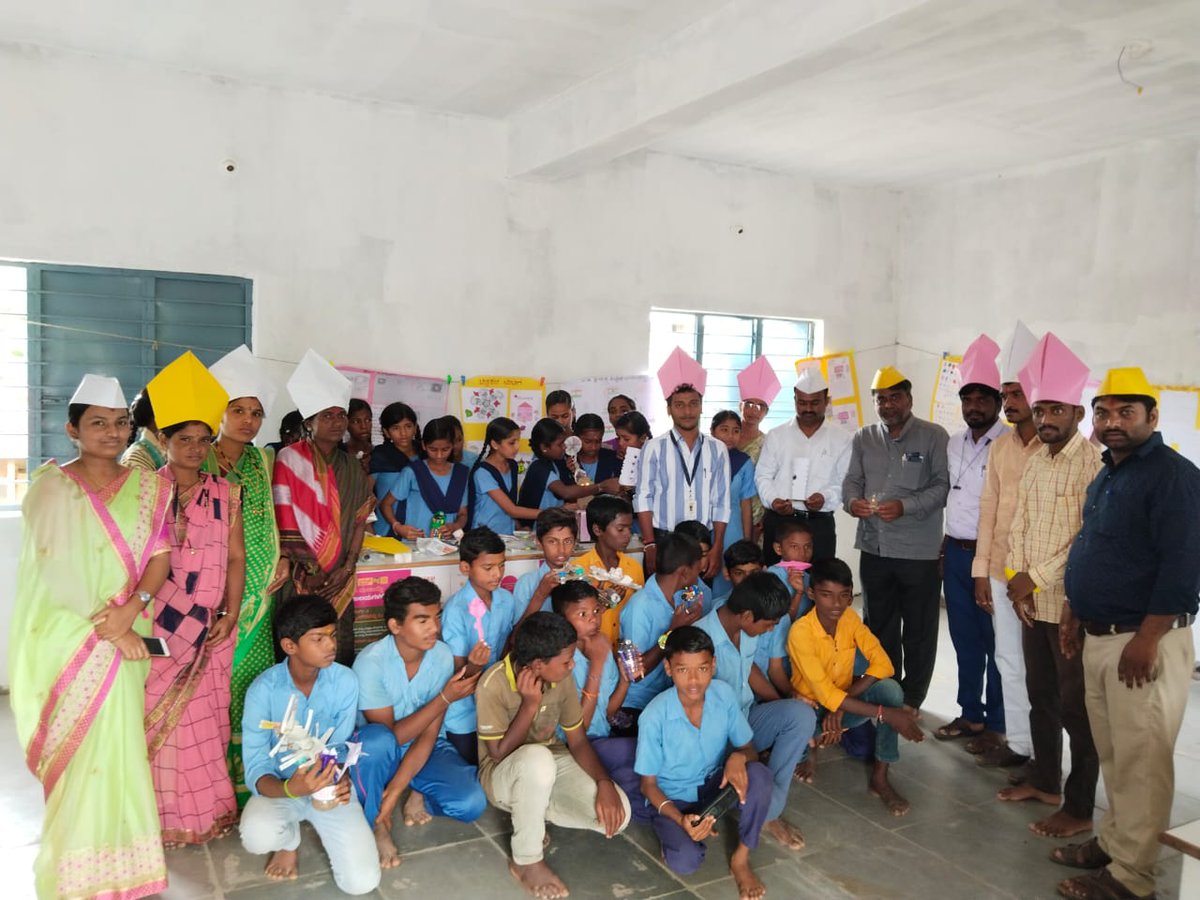 BasavanandM's tweet photo. ಶಹಾಪುರ EO ಸೋಮಶೇಖರ್ ಬಿರಾದಾರ್ ಸರ್ STE(A)M-Ed ShareOut Event @GPL UKKINAL ದಲ್ಲಿ ಭಾಗಿಯಾಗಿ ವಿದ್ಯಾರ್ಥಿಗಳೊಂದಿಗೆ ಚರ್ಚಿಸುತ್ತಿರುವುದು.
STE(A)M-Ed Ydg &amp; Koppal
@readingkafka @ZP_Yadgir @YCFnews https://t.co/tfmuze9vM2