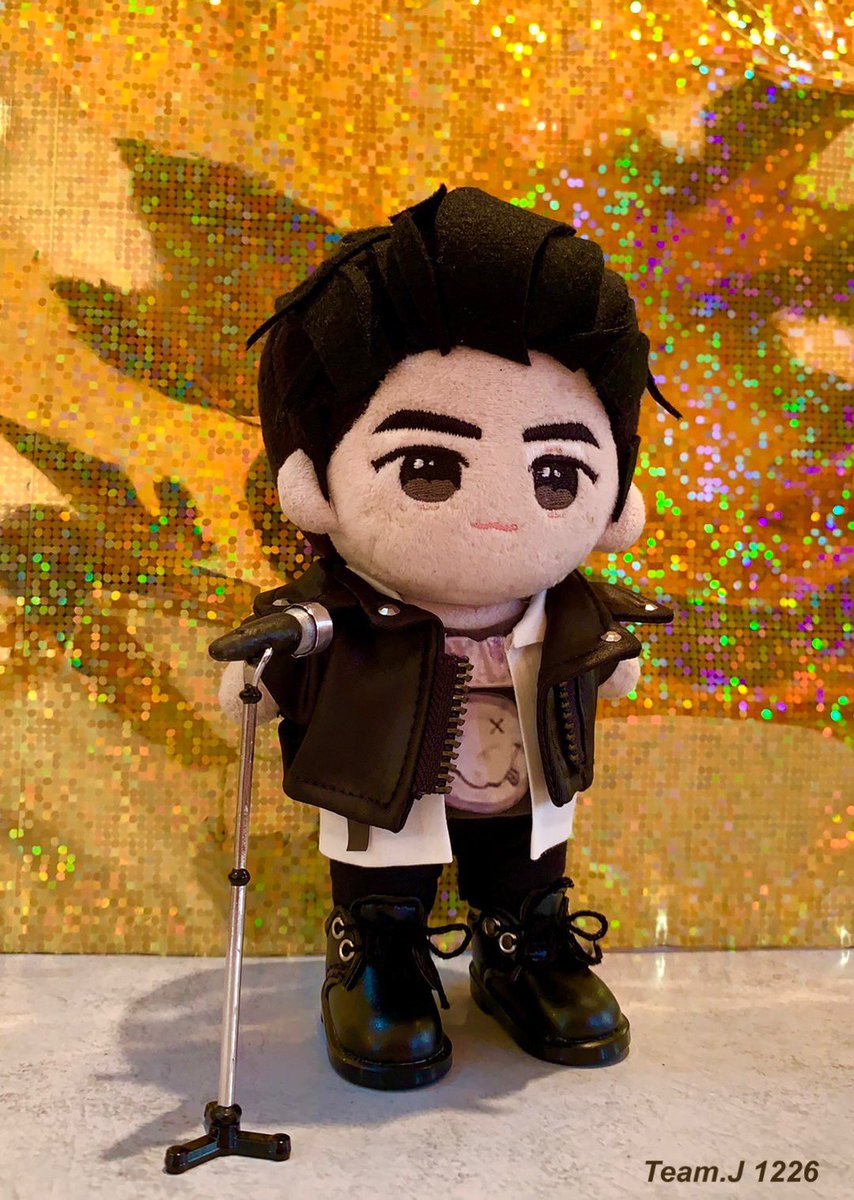 teamj717's tweet photo. 2022 CHO JUNG SEOK SHOW
#チョ・ジョンソク #チョジョンソク #조정석 #chojungseok #jojungsuk #曹政奭 #익쮸니 #ikjoondool https://t.co/Uz3BbTjj9P