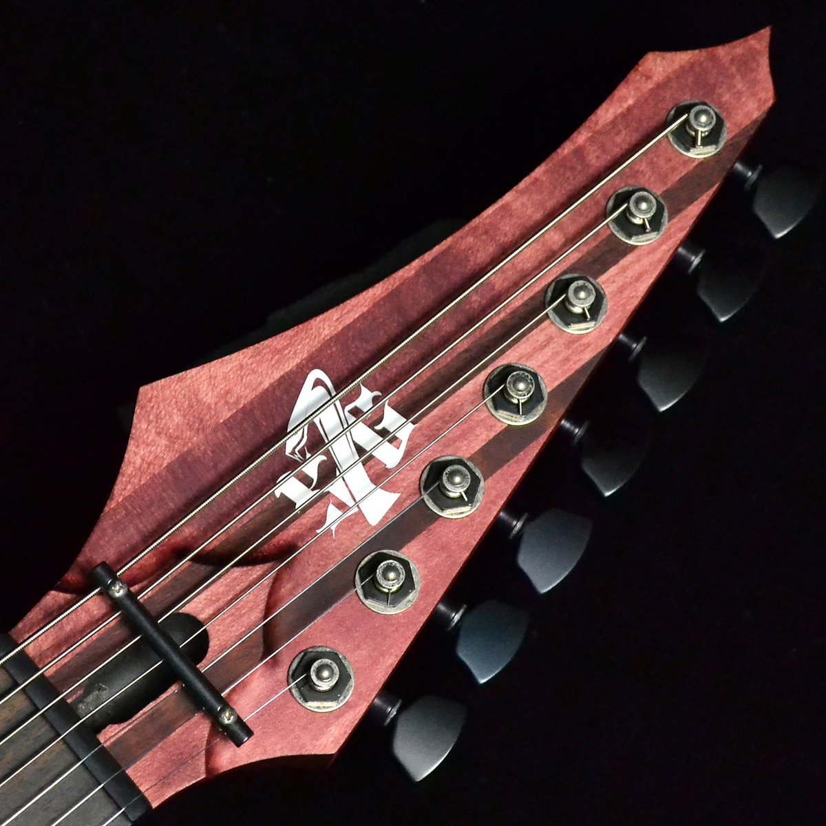 shimamusic_used's tweet photo. 【中古注目入荷情報！】郡山アティ店　Strictly 7 Guitars Cobra Std7 HT/T　極厚のエボニー指板、スルーネック７弦ギターが中古で入荷！ボディ裏のヒールカット、「フラットD」ネックシェイプにより演奏性抜群です！
https://t.co/j6ab3Yme5C https://t.co/l97ckwJlGF
