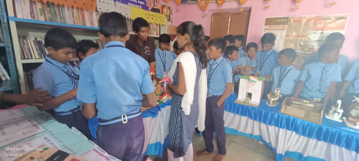 BasavanandM's tweet photo. STE(A)M-Ed Shareout Event @GPL konkal Yadgir dist
ವಿದ್ಯಾರ್ಥಿಗಳೊಂದಿಗೆ ಪೋಷಕರು ಕೂಡ ಭಾಗಿಯಾಗಿರುವುದು, ಊರಿನ ಪ್ರಮುಖ ಗ್ರಂಥಾಲಯದಲ್ಲಿ ಆಗುತ್ತಿರುವ ಬದಲಾವಣೆಗೆ ಮೆಚ್ಚುಗೆ ವ್ಯಕ್ತಪಡಿಸುತ್ತಿದ್ದಾರೆ..
@ZP_Yadgir @readingkafka @YCFnews
#STE(A)M-Ed Yadgir &amp; Koppal https://t.co/1SGbyCXBvJ