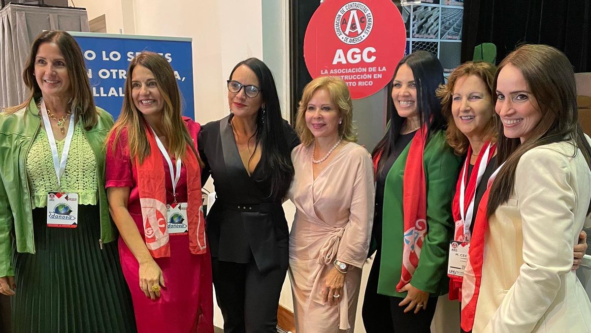 CEMEXPuertoRico's tweet photo. Construyendo momentos con nuestros clientes, gremios, gobierno y proveedores como co-auspiciadores de la Conferencia Ejecutiva de la Asociación de Contratistas Generales de América, Capítulo de Puerto Rico. @AGCPRChapter @AGCChapters 

#CEMEX #cementoponce #ConstruyendoFuturo https://t.co/IcCq0MhZl7