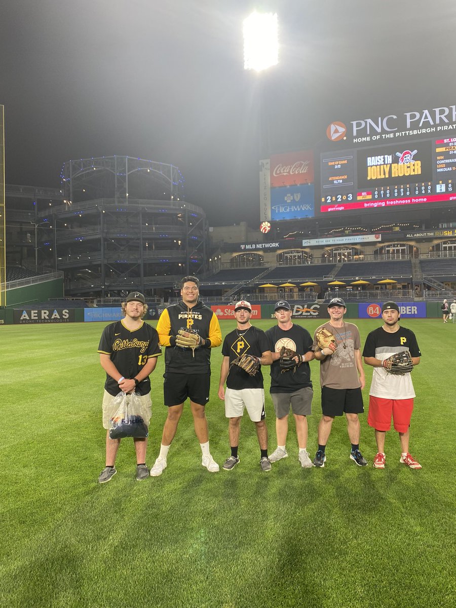 BaseballPsuf's tweet photo. Team Night out at the Pirate Game https://t.co/LwT17nnZ3h