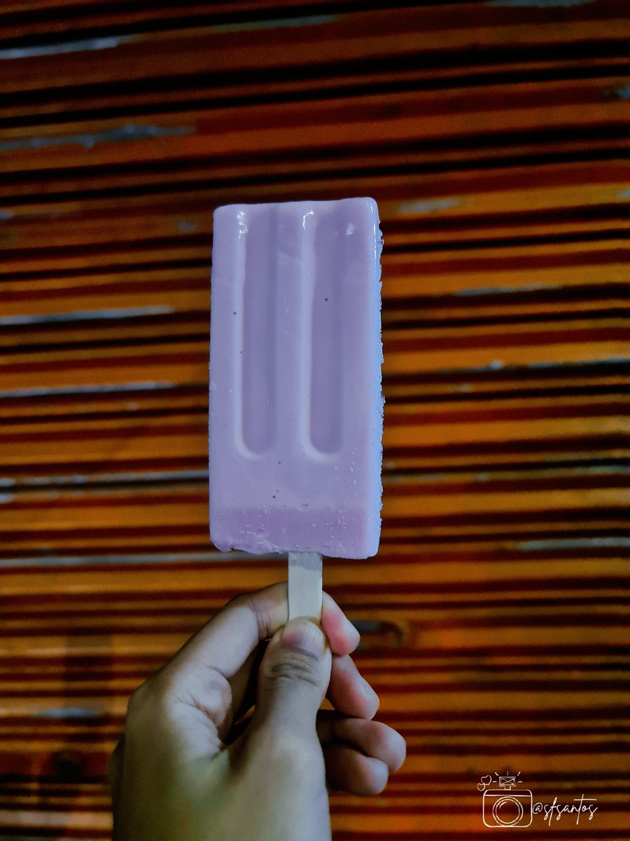 awesamcravings's tweet photo. Selecta Frootie Strawberry Stick
#aweSAMeats #aweSAMphotos #aweSAMdiary #strawberry #strawberryicecream #icecream #comfortfood #happykid https://t.co/cTlJIZZxyi