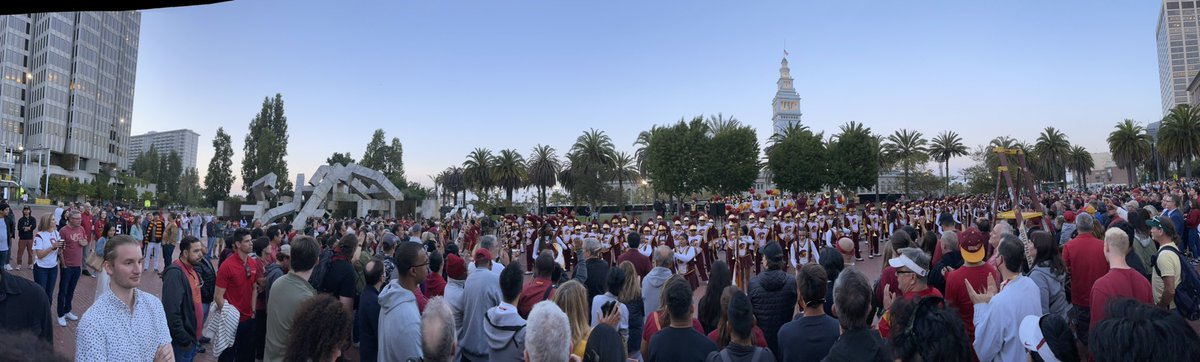 robziltzerMD's tweet photo. #USC rally in #SanFrancisco #spiritoftroy . Beat #thefarm. https://t.co/EtBEBdHp0k