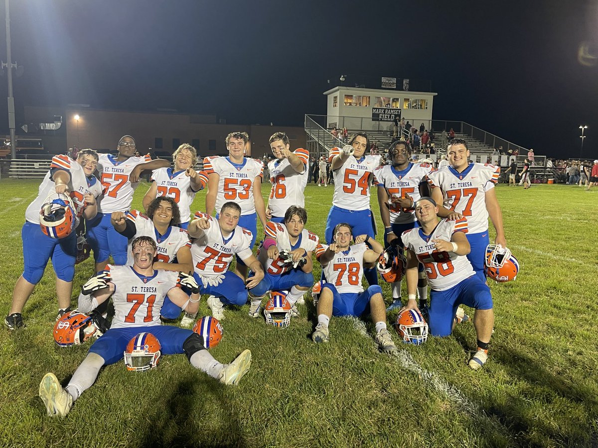 TheCoachHarp's tweet photo. #OLine dawwwwwwgs Nothing Possible without them #dawwgs UpFront @BrysonDion24 @saint_teresa
Give ‘Em Some Love and RESPECT
🏈🏈🏈🏈🏈 https://t.co/m9FDJVyk32