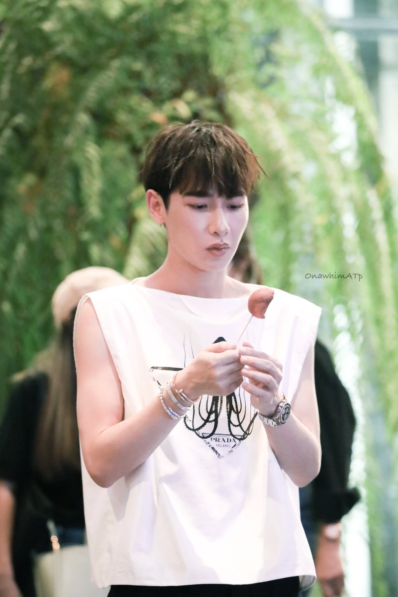 20220908 隨緣吧賬號@OnawhimATp被鎖了，先用備用號，大家中秋快樂🥮
 #DOSERUNWAY2022
#OffGun #ออฟกัน  
#GunAtthaphan #กันอรรถพันธ์