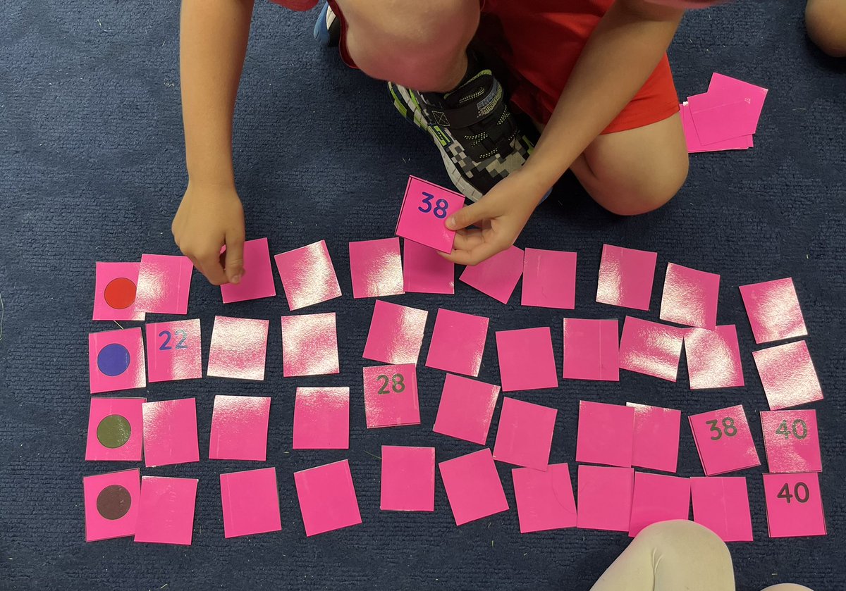 HaleyKirkTLES's tweet photo. Fun day exploring treasure hunt @TimberLaneES https://t.co/bbZUZRUZ4t