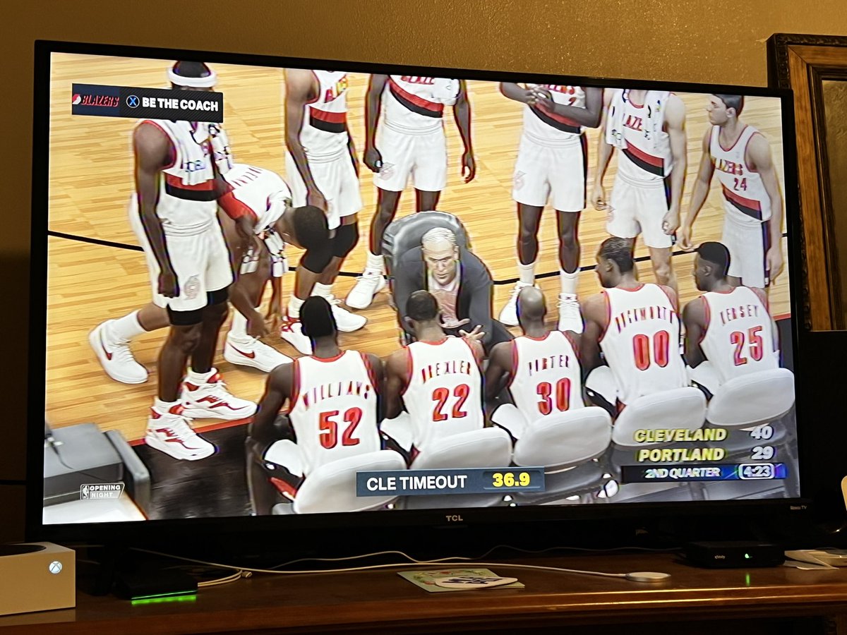 simpleguypdx's tweet photo. @NBA2K LOVE the eras option! Playing as the early 90’s @trailblazers this is SO COOL! #RipCity
#NBA2K23 #90sBlazers #Drexler #Porter #Kersey #Williams #Duckworth #Robinson #Ainge #Pack #Bryant https://t.co/Jl1t6BeS6l