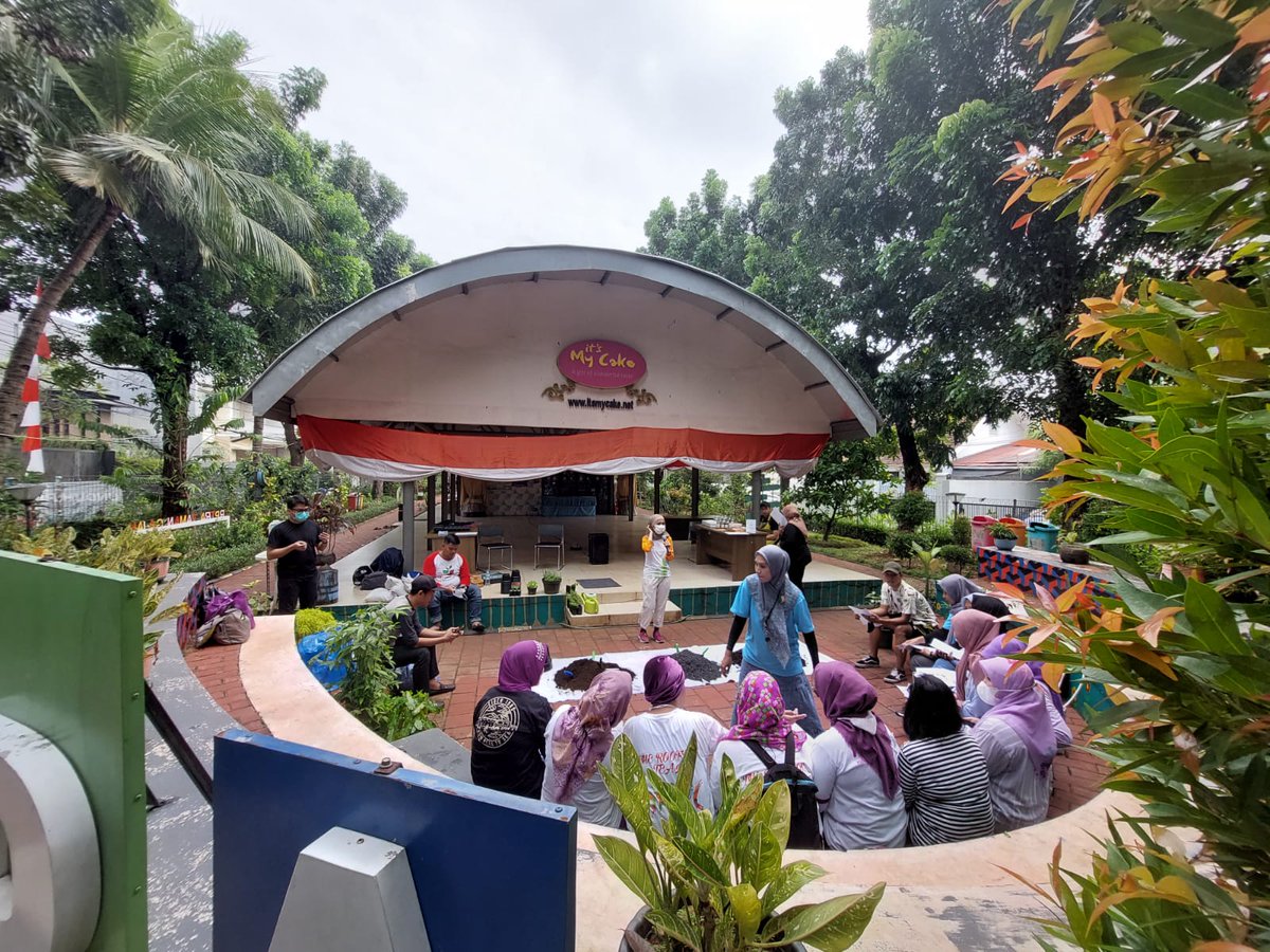 Tugas negara.

Negara <a href="/IDberkebun/">Indonesia Berkebun</a> ibukota <a href="/JktBerkebun/">#diRumahAjaBerkebun</a> wkwkwk.