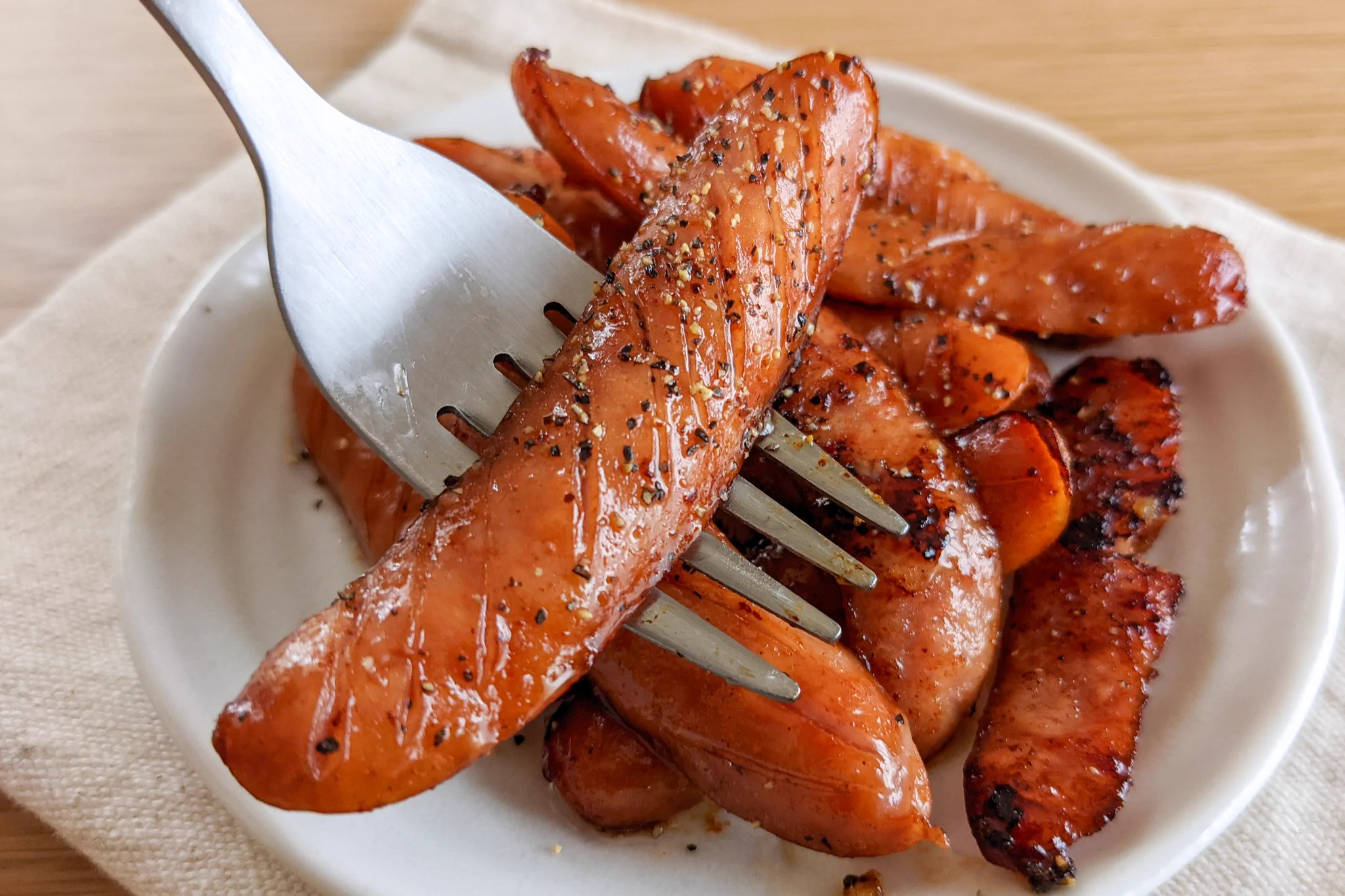 簡単すぎるおつまみ爆誕。レモンガーリックペッパーウインナー。