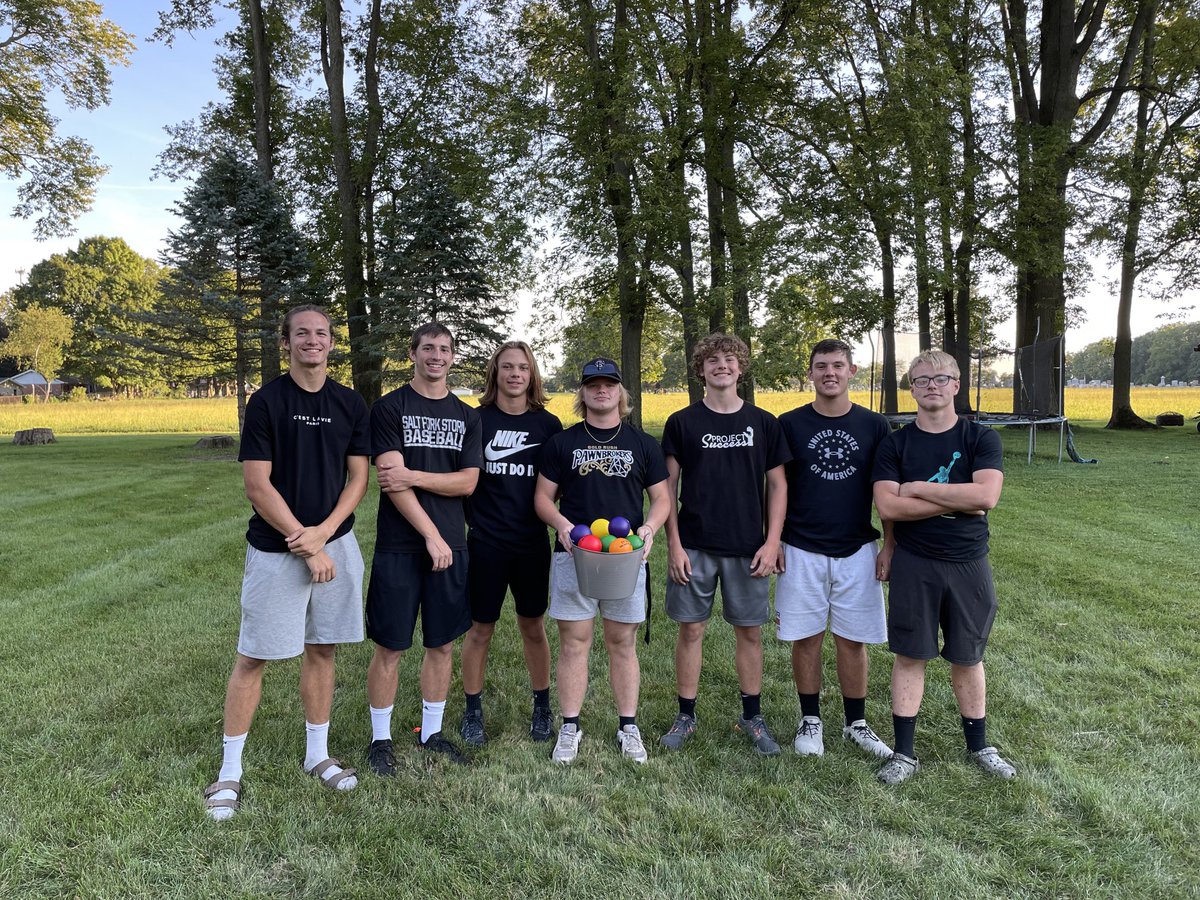 Team meal and huddle competition on Friday night! ⁦<a href="/EthanMclain12/">Ethan Mclain</a>⁩ team with the victory! ⁦<a href="/HagemanEvan_66/">Evan Hageman</a>⁩ ⁦<a href="/BJessup34/">Ben_Jessup34</a>⁩ in 2nd, Ethan Davis in 3rd, ⁦<a href="/BlakeHetts/">blake hetts</a>⁩ in 4th and ⁦<a href="/Gtaylor3326/">Garrett Taylor</a>⁩ in 5th.