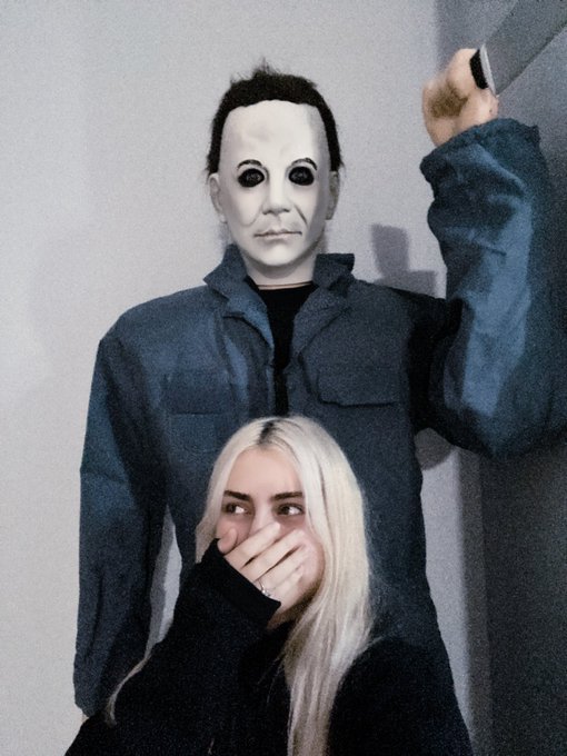 Did I just buy a 6&rsquo;6 Michael Myers animatronic for my house? Maybe https://t.co/FGnPk2bLTB<a href="/tag/mai"class="tags"><span>#mai</span></a>