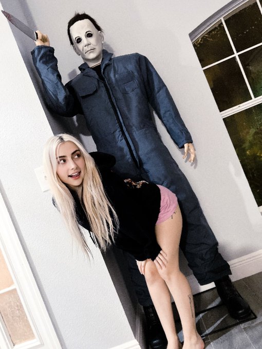 Did I just buy a 6&rsquo;6 Michael Myers animatronic for my house? Maybe https://t.co/FGnPk2bLTB<a href="/tag/mai"class="tags"><span>#mai</span></a>