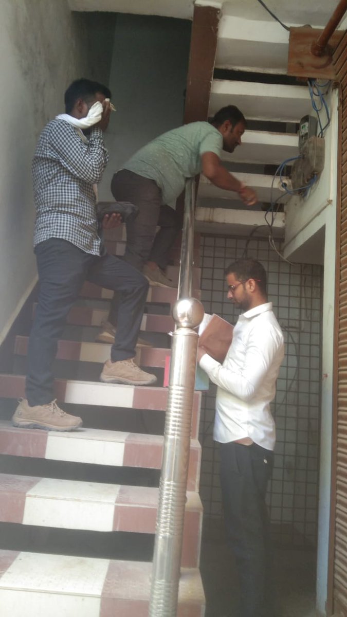 puvvnlfatehpur's tweet photo. Date–10/09/2022 
Disconnection &amp; checking at sdo asothar II Subdivision.
@MD_PuVVNL @UPPCLLKO @ceelec_ald @PuVVNLHQ @dmfatehpur https://t.co/hyuPiukoGl