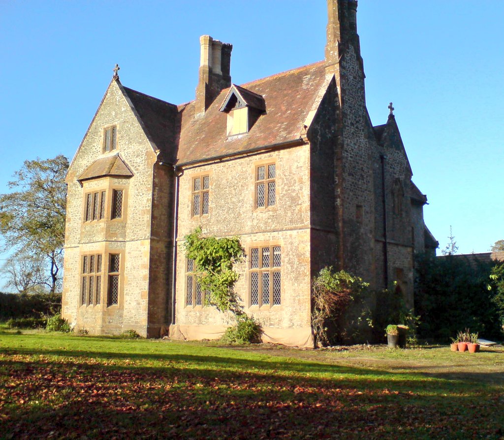 Pugin_awn's tweet photo. The #FormerRectory at #Rampisham, #Dorset. Designed by #AWNPugin. Now #privatehouse. It was completed in 1847. The #house is Grade I listed. @HistoricEngland
#pugin #augustuspugin #gothicrevival #oldrectory #rectory #domesticarchitecture #gothicrevivalarchitecture #puginhouse https://t.co/MfO4XoXoOg