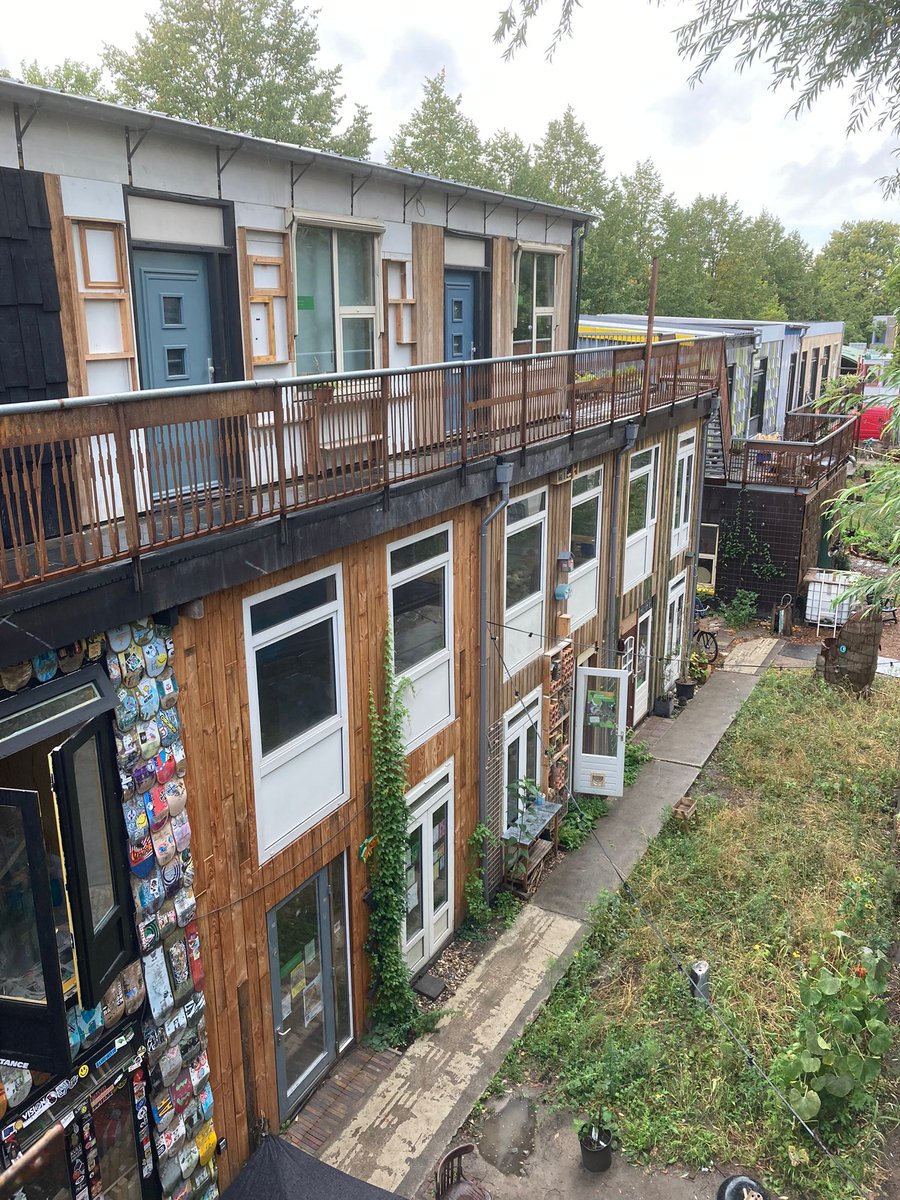 Geweldig om bij de opening te zijn van Buurman. Werkplaats en bouwmarkt voor hergebruik van materialen. Hier krijgt matriaal een 2e leven. Wij werken met hen aan een plan om hergebruik op de Utrechtse afvalscheidingsstations makkelijker te maken. #circulair
