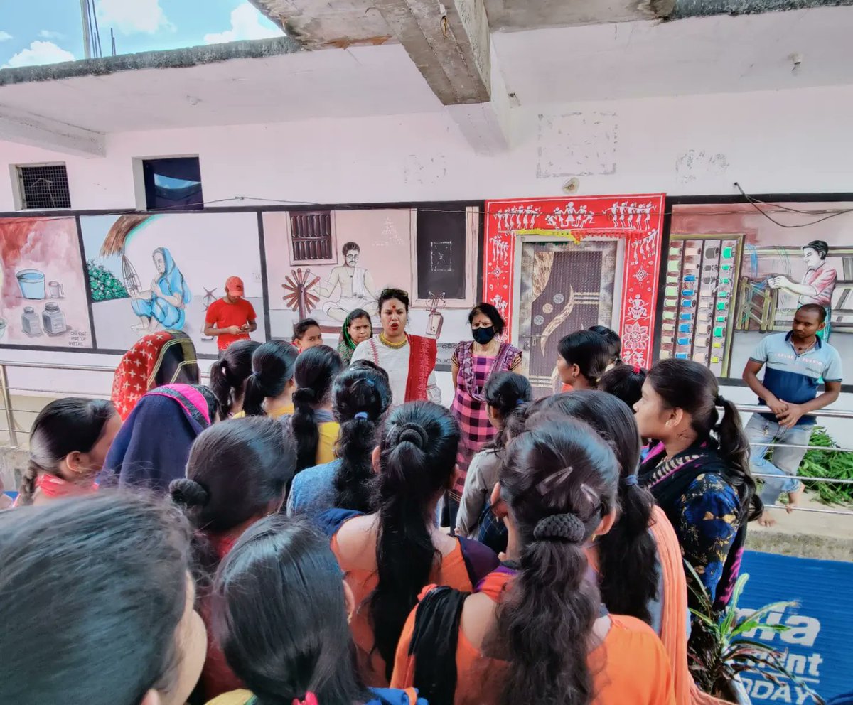 rosalinpatsani's tweet photo. Continuation to #distributiondrive, awareness, and counseling about #health & #hygiene. Heartfelt gratitude to Bijoylaxmi Kar Madam & Nexus Power for your generous support. And many thanks to Annapurna Pandey madam for your presence & guidance. https://t.co/0rDSNrgAKM