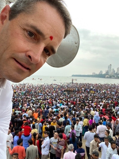 nzhays's tweet photo. Was a magic experience to be part of the Ganesh Immersion event hosted by the BMC at Girgaon Chowpatty Beach here in Mumbai. Equally important is the clean up the next day. Several CGs and I joined a Cleanathon event managed by the Bhamla and Divyaj Foundations at Juhu Beach. 🌊 https://t.co/dR4E7Dk7Vn