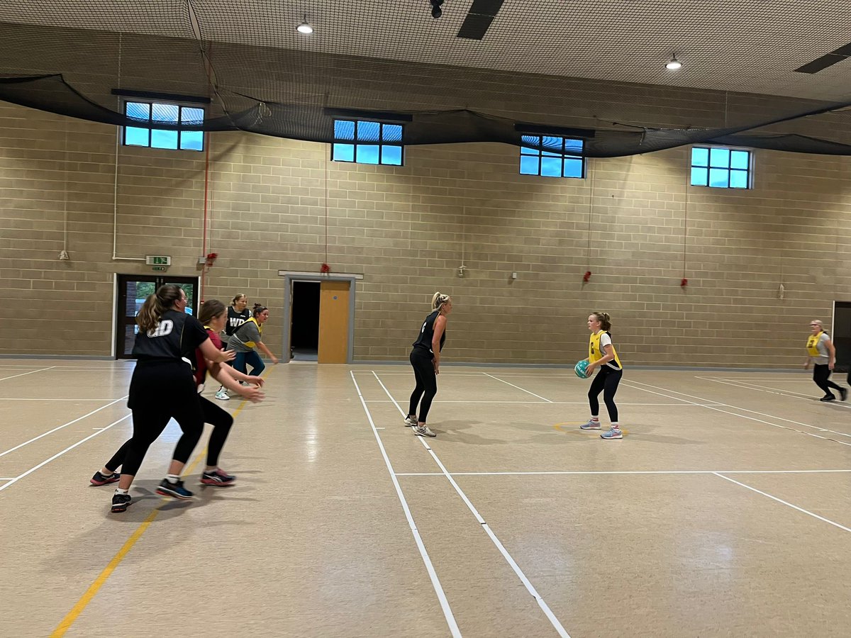 NetballKidwelly's tweet photo. Nice to get back to training this week after the summer off.

Nice to see new faces as well as returning faces.

If you or know someone who’s interested in joining then please drop is a message.

#newplayers 
#welcomingclub https://t.co/Ynd1V0KYiS