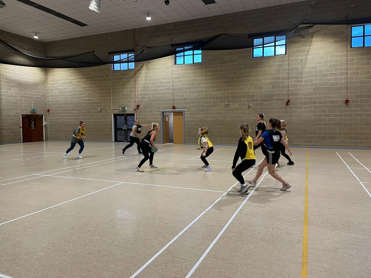 NetballKidwelly's tweet photo. Nice to get back to training this week after the summer off.

Nice to see new faces as well as returning faces.

If you or know someone who’s interested in joining then please drop is a message.

#newplayers 
#welcomingclub https://t.co/Ynd1V0KYiS