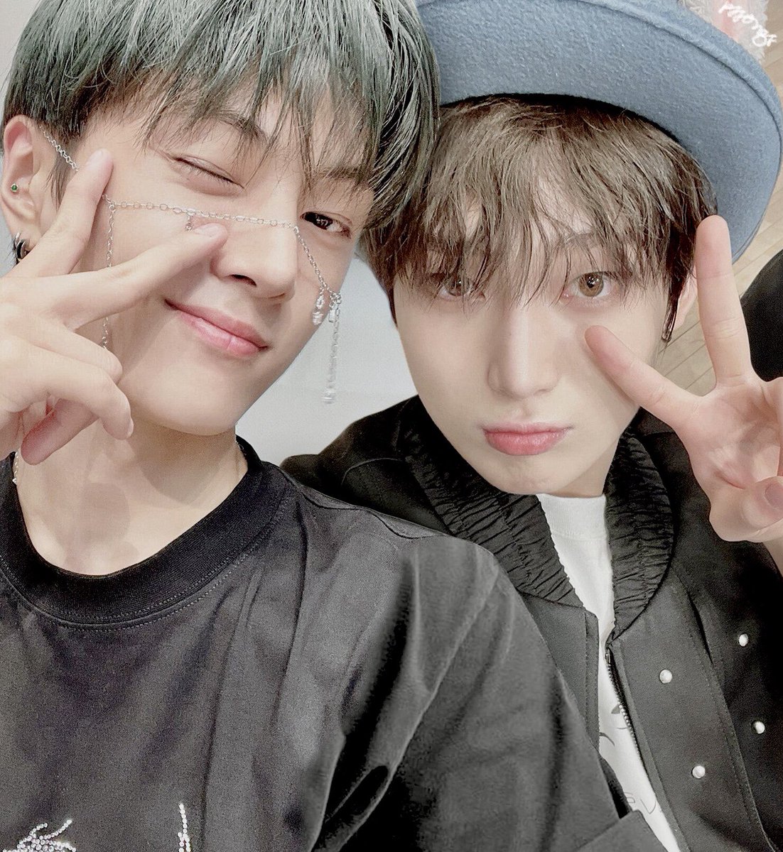 sunhailed's tweet photo. FINALLY A SUNJAY SELCA?!?! https://t.co/HvmEdYGAOc