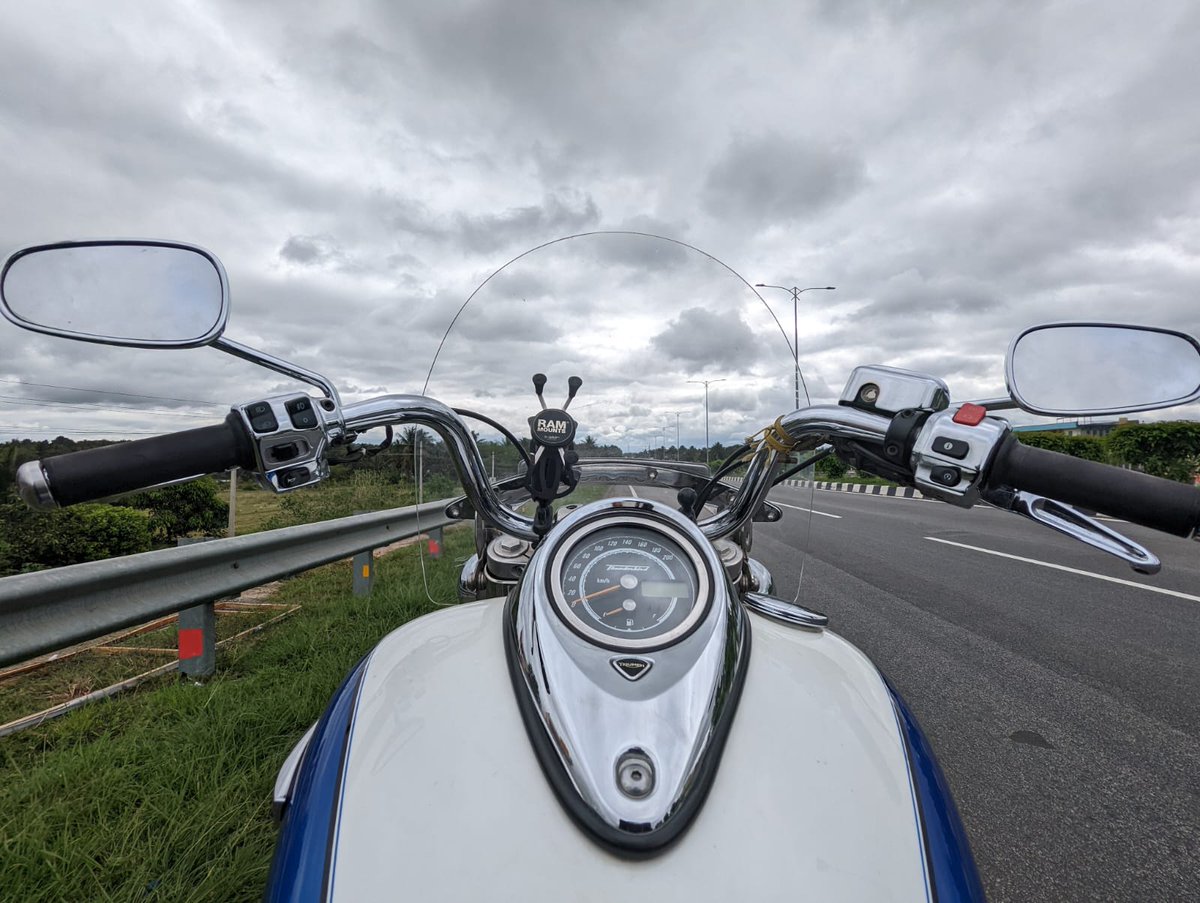 MoT_Bikers's tweet photo. Today's breakfast ride to Mayura. Addition of new GS 1250 to the heard. Congratulations to @ShalinShukla1 #BMW @BMWMotorrad https://t.co/GkYxwDi1Jp