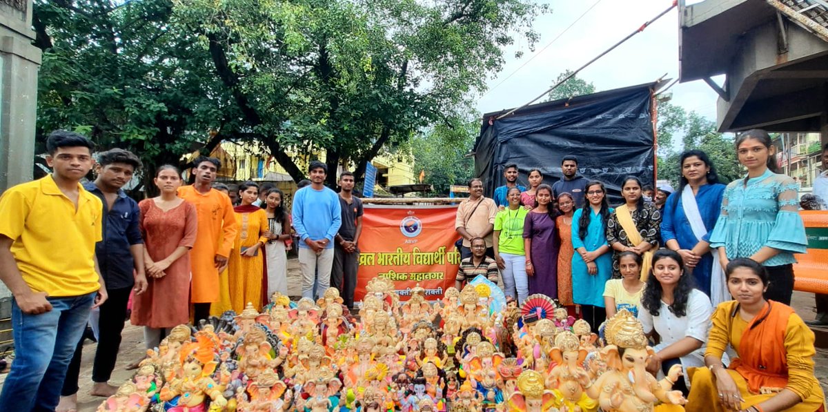 SFDIndiaOrg's tweet photo. अखिल भारतीय विद्यार्थी परिषद नासिक महानगर की ओर से रामकुंड, पंचवटी, नासिक में १८६७ गणेश मूर्तियों और निर्माल्य का संकलन किया गया।

#SFD_Nashik
#ABVP_Nashik
#पर्यावरणपूरक_बाप्पा https://t.co/2sPuf9RgUe