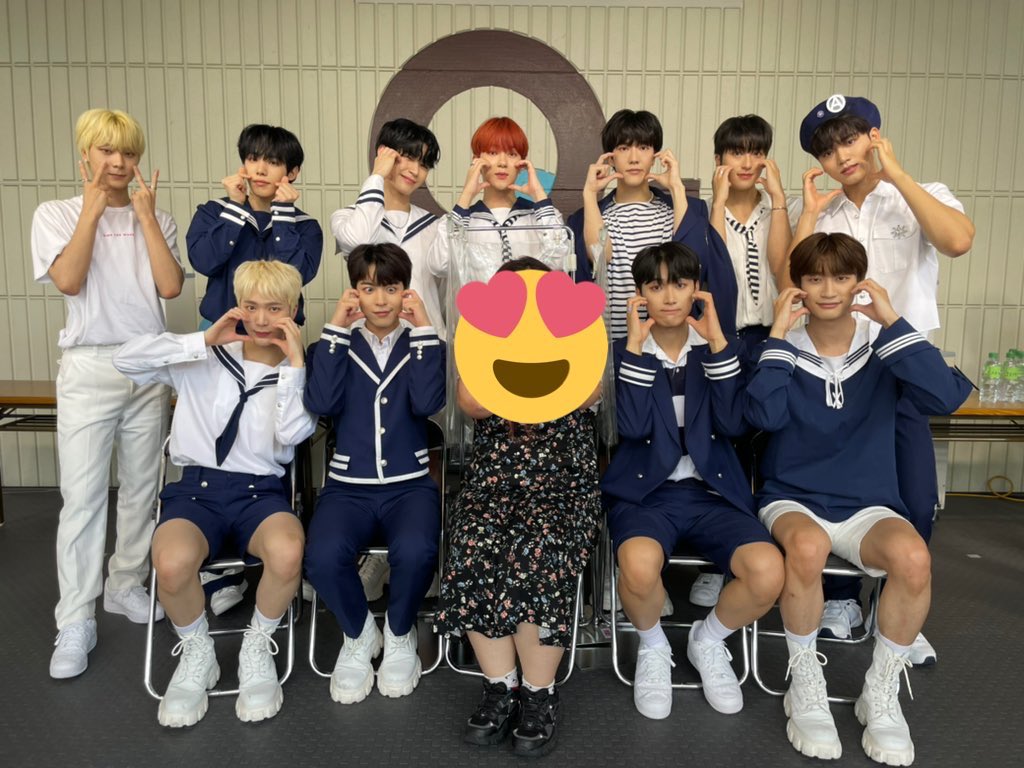 omfor_x's tweet photo. 💚친구 모집중입니다.

💚95line

💚오키나와  FOR_X

💚여자

💚휘찬 혁　보다의 올 펜

#OMEGA_X
#FOR_X
#오메가엑스
#オエク
#ポエギ　

※ 나는 일본인에요 https://t.co/3DKukSrKe1