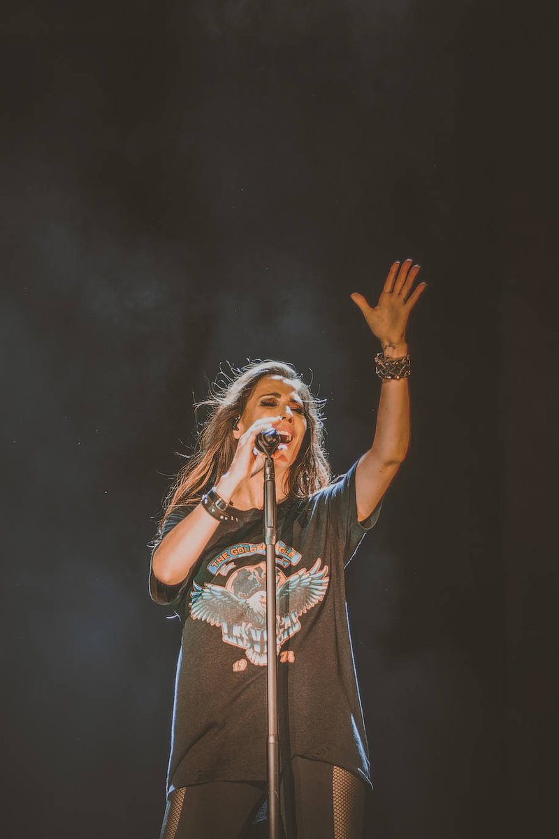 Demet_OZ_'s tweet photo. 📸 Las mejores imágenes del concierto de @_MaluOficial_ en el Teatro Romano de Mérida (3)

https://t.co/sdKjrdlEdH https://t.co/7cWfU0MMbl