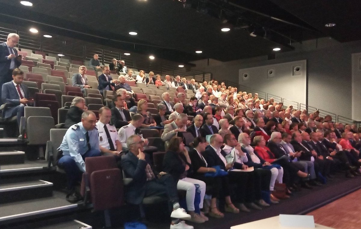 chalopinbauge's tweet image. @ChristopheBechu répond aux questions des maires @Amf49Maires #Cvae #inflation #transitionEnergetique #ressourcesDesCommunes #ZeroArtificialisation #fiscalité