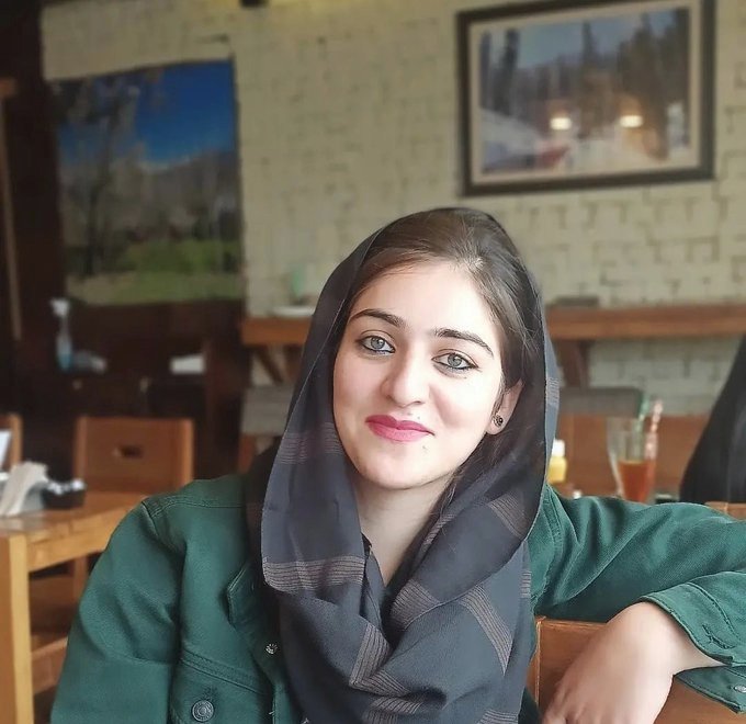 DALuv_e_Kashmir's tweet photo. Congratulations @AzmatHirra, senior correspondent of @Kashmir_Monitor, to win the prestigious Project Siren Award 2022.
Ur "Life is beautiful" highlighted the depression-related su!cides &amp; new initiatives to promote positivity in strife-torn #Kashmir.
#Nayakashmir
@RisingKashmir https://t.co/b7ADfJRDoP