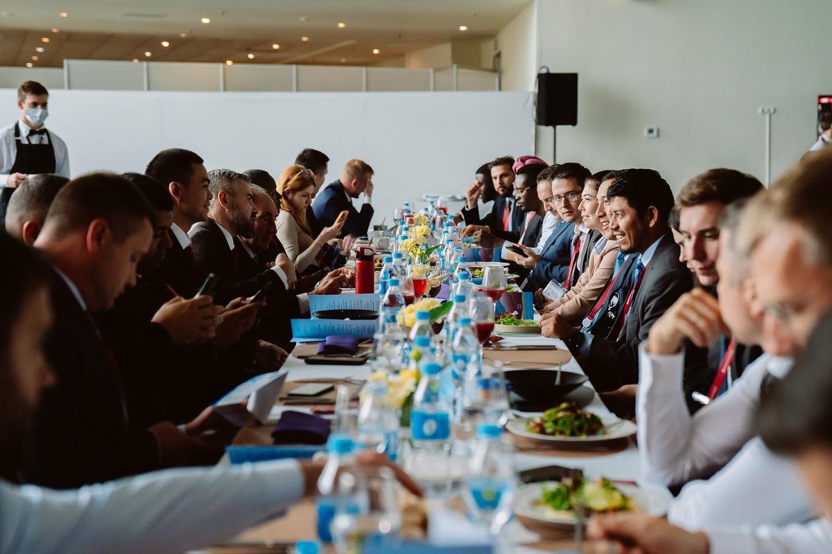 Friends for Leadership tweet media