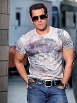 AbbashHussain5's tweet photo. Koi mujse puche ki..world no 1 brand kia hain.
Mera answer hoga 
Jiske nam me hi ek brand hain..
Jo duniya ka shan hain.kisi ka bhai to kisiki jann hain..hum sabki Dil hai..one and only the magastar salman khan humre no 1 brand hain..koi shak https://t.co/q8XeIxUxU8