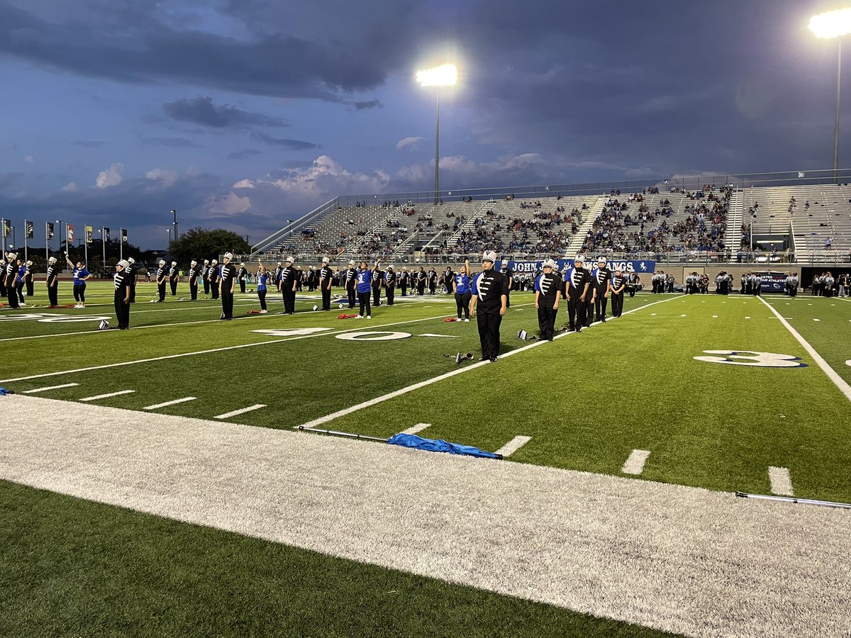 jaychoirs's tweet photo. Many of our fellow choir members enjoyed todays football game against the OβConnor Panthers ! We had such a blast today !! GOOD JOB MIGHTY MUSTANGS !! #mustangpride #johnjayhighschool #johnjaychoir #choir https://t.co/8kYKNfNxui