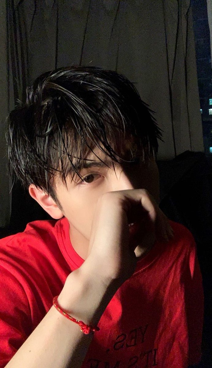 YeonwooHa_'s tweet photo. Happy birthday to my ex-bf 🍰 https://t.co/kQ04MFzHIU