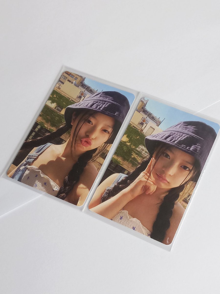yeongpc's tweet photo. hanni bucket hat ily 😢💘 https://t.co/1St1Kdd3hf