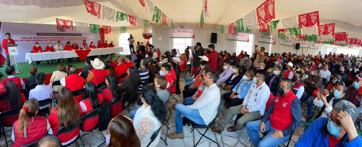 pablobedolla's tweet photo. Con mucha alegría fuimos testigos de la Toma de Protesta a la Nueva Dirigencia del PRI en #Ocoyoacac
#UnidadPriista
#OrgulloPriista
#ProgresoYBienestar 
#Edomex

@PRI_EDOMEX 
@EricSevillamx https://t.co/YERvsCXPuw