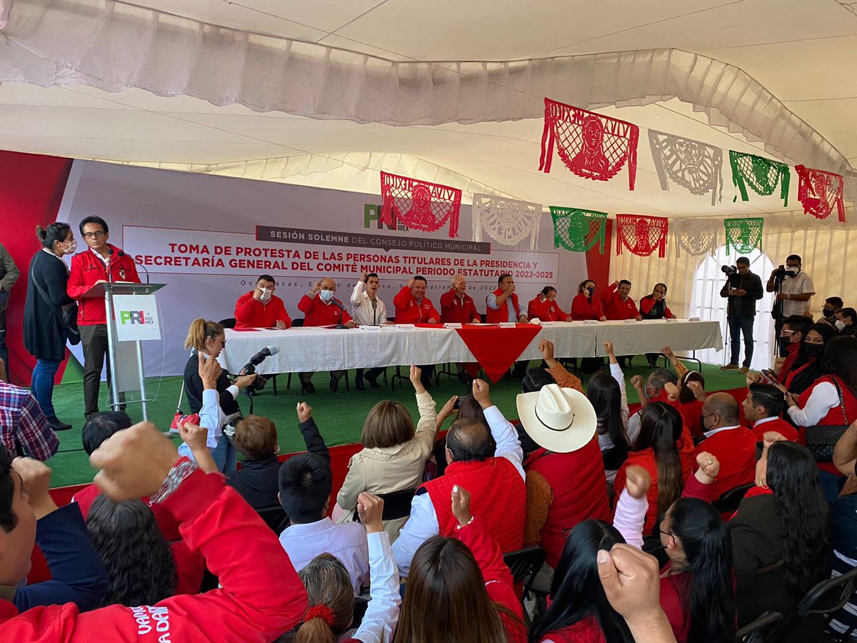 pablobedolla's tweet photo. Con mucha alegría fuimos testigos de la Toma de Protesta a la Nueva Dirigencia del PRI en #Ocoyoacac
#UnidadPriista
#OrgulloPriista
#ProgresoYBienestar 
#Edomex

@PRI_EDOMEX 
@EricSevillamx https://t.co/YERvsCXPuw