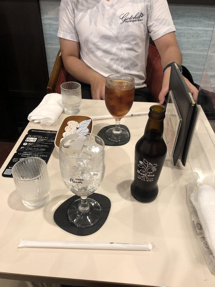 SITAUDIO127's tweet photo. 先日、他大学のオーディオ系の学生の方と秋葉原で個人的にお話し、勉強させていただきました！

音の聞こえ方の違いや自作の際に工夫など、大変ためになる時間を過ごすことが出来ました😊 https://t.co/peMQH01pzv
