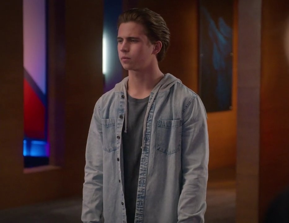 sem dúvidas, o desenvolvimento do robby foi um dos melhores dessa temporada de cobra kai. ele amadureceu em relação ao miguel, ao johnny, ao cobra kai, e até mesmo nos golpes. icônico!
#CobraKai