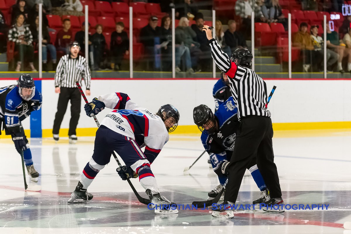 ppanthersvijhl's tweet photo. Ryan Grambart nets the only goal of the period and the Panthers take a 1-0 lead into the first intermission. #YYJ #YYJHockey #VIJHL #hockey #PanthersStrong https://t.co/jML88AWy9m