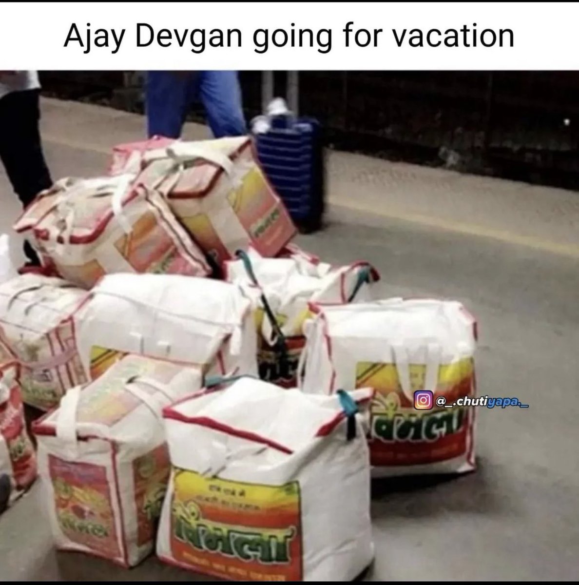 AffluentAbhi's tweet photo. @ajaydevgn @akshaykumar 😂😂😂 sry https://t.co/FiLbxQH6MJ