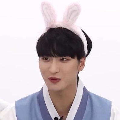shwaverse's tweet photo. 성화토끼!🐰💕 https://t.co/EW2CtMqdfQ