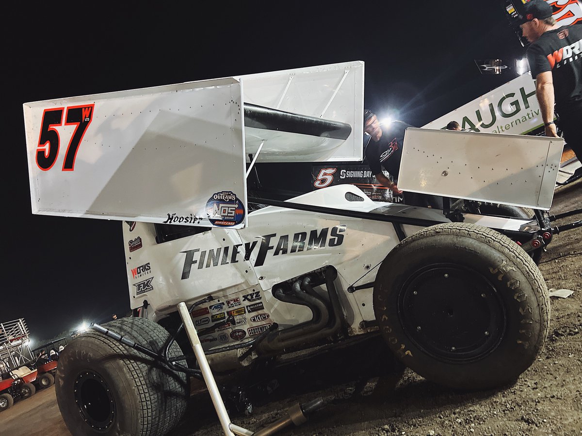 WorldofOutlaws's tweet photo. We could see a perfect night! ๐
@ShaneGolobic topped @MyPlaceHotels Qualifying, won his @NosEnergyDrink Heat from 6th, and starts 8th tonight at @SDSpeedway.
Heโs trying to make it a Gold Cup prelim sweep for #57W car owner Kevin Kozlowski.
๐บ ๐๐ข๐ ๐๐ก๐ ๐จ๐ฃ on @DIRTVision https://t.co/3qDsLNpEKN