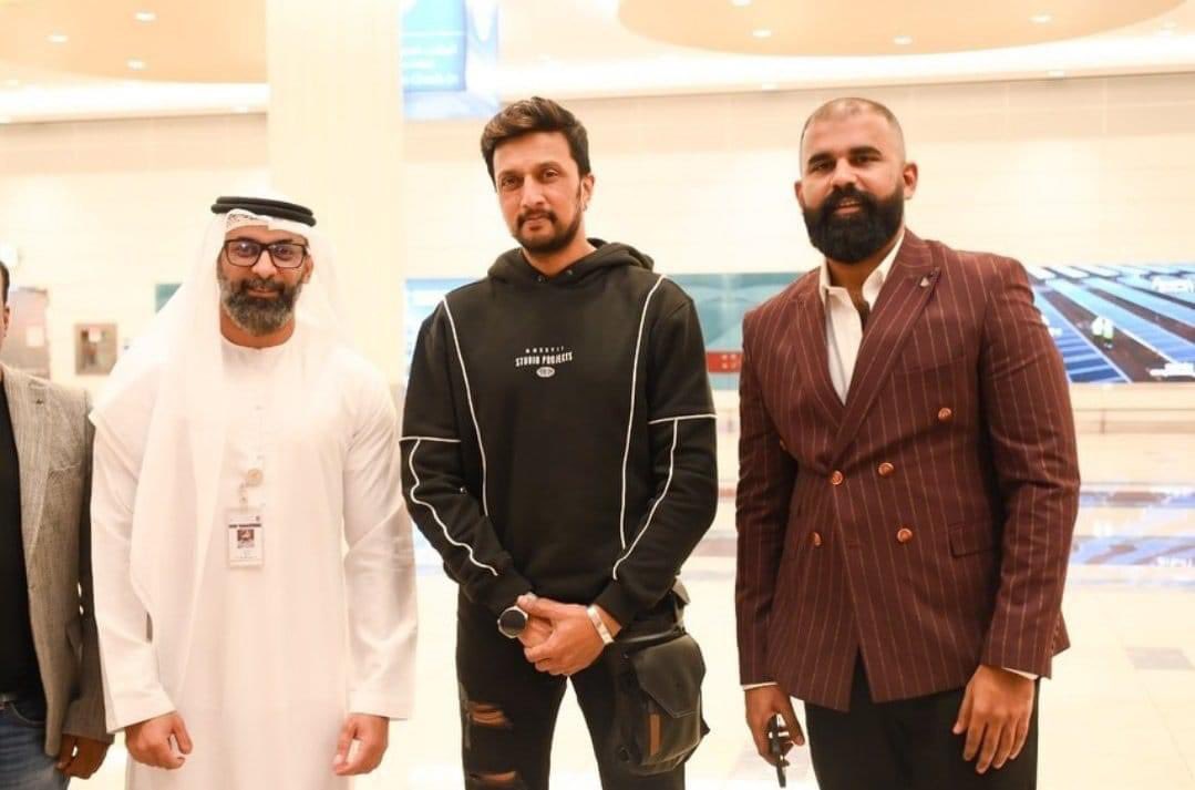 kishorekiccha25's tweet photo. EXCLUSIVE PICS 💥😍
Boss gets GOLDEN visa Frm #UAE #emiratesfirst
Kichcha Sudeep Saanvi Priya Sudeep
#VikrantRоna #KicchaSudeep
#Sudeepsene @KicchaSudeep https://t.co/p12S6PVzWs