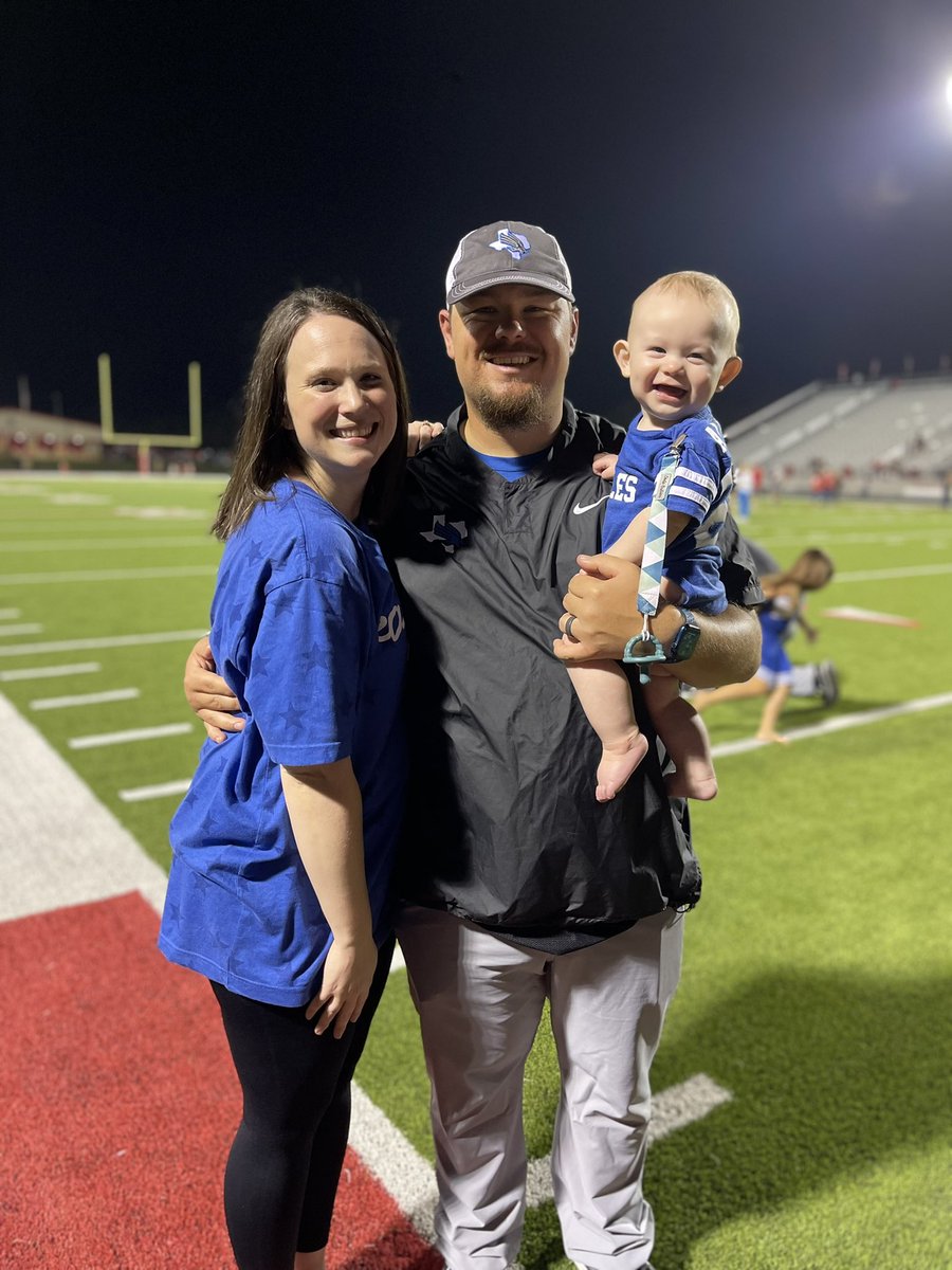 JacobAlford50's tweet photo. Big rivalry win for our dudes @Lindale_FB! OL and H’s helped pave the way for 250+ yards rushing and 3 TDs on the ground in a 30-27 win! 

It was a #GRITTY win! These dudes played hard and I’m super proud of them - back to work tomorrow morning! #EAT #ALLIN @CoachB_Ricks https://t.co/yHIsVPzVvY
