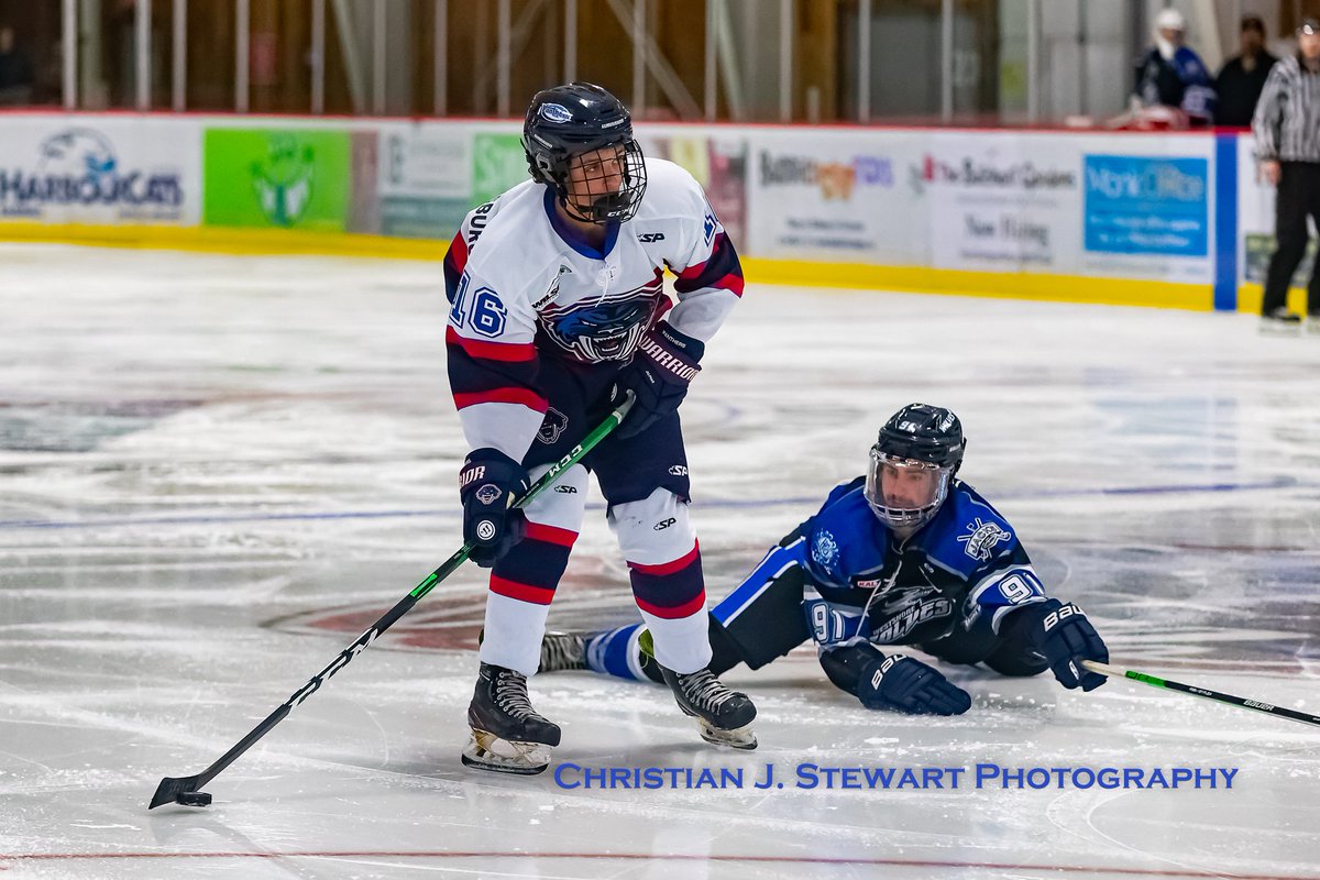 ppanthersvijhl's tweet photo. Goals from Banks, Lingard and Rosenblood push the Panthers lead to 4-0 over @WestshoreWolves after two periods of play #PanthersStrong #YYJ #VIJHL #YYJHockey #hockey #YYJSports #JuniorBHockey @vijhlofficial https://t.co/tuI0CaS4ja