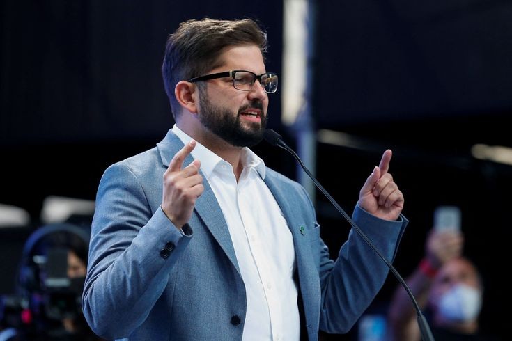 FlorcitaDurazno's tweet photo. Quiero dar mi agradecimiento a todos quienes hoy nos apañaron en éste twitazo que levantamos en apoyo a nuestro presidente . Quiero contarles que fue todo un éxito ! Más de 40 mil twitt lo avalan #BoricNoEstaSolo 💪. Gracias Totales ! https://t.co/9IvZUvN9zi