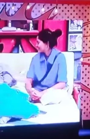 RaGaRjUn689's tweet photo. Same outfit unable to get clear pic. 
I got this from Bindu AV

For clear picture of the dress watch episode 64 day 51 at chinuku ravalo song.
#BinduMadhavi https://t.co/Yga5AYZjla