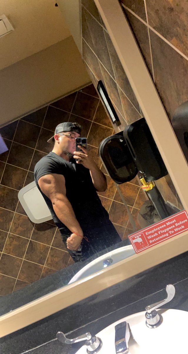 _ssjchino's tweet photo. rare selfie #weakestwattsonenjoyer #bufflifeline #nerfseer πππ» https://t.co/41jnu4o0QZ